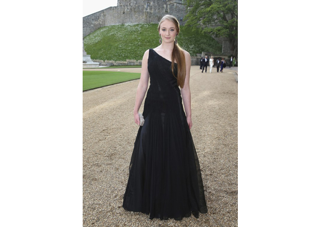 Sophie stops the show in an ultrachic, one shoulder black gown at the Windsor Castle. 