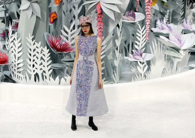 Chanel showed  lavender some love at their Paris Haute Couture show. 