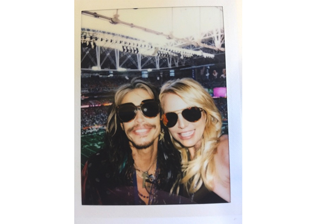 Britney Spears and Steven Tyler snapped a #selfie in matching, oversized sunglasses. 