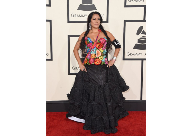 This weird floral bustier paired with a questionable can-can skirt makes Lila Downs one of the worst dressed of the night/ever. 