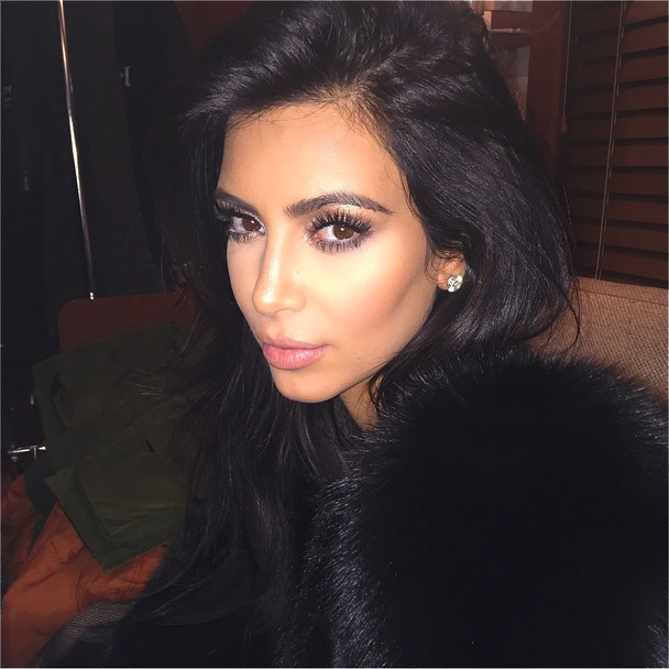 Kim Kardashian Says ‘No’ to #NoFilter, Photoshops her Selfies?