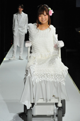 Tokyo Fashion Week Day 3: Paralympic and Disabled Models Steal the Show
