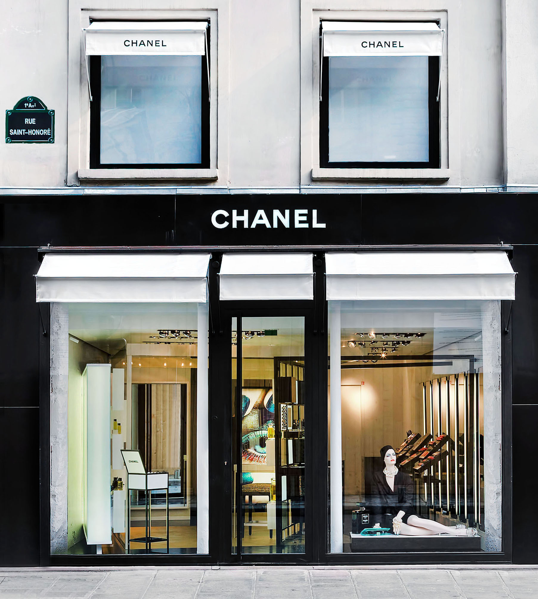 Chanel opens its first French location dedicated to beauty