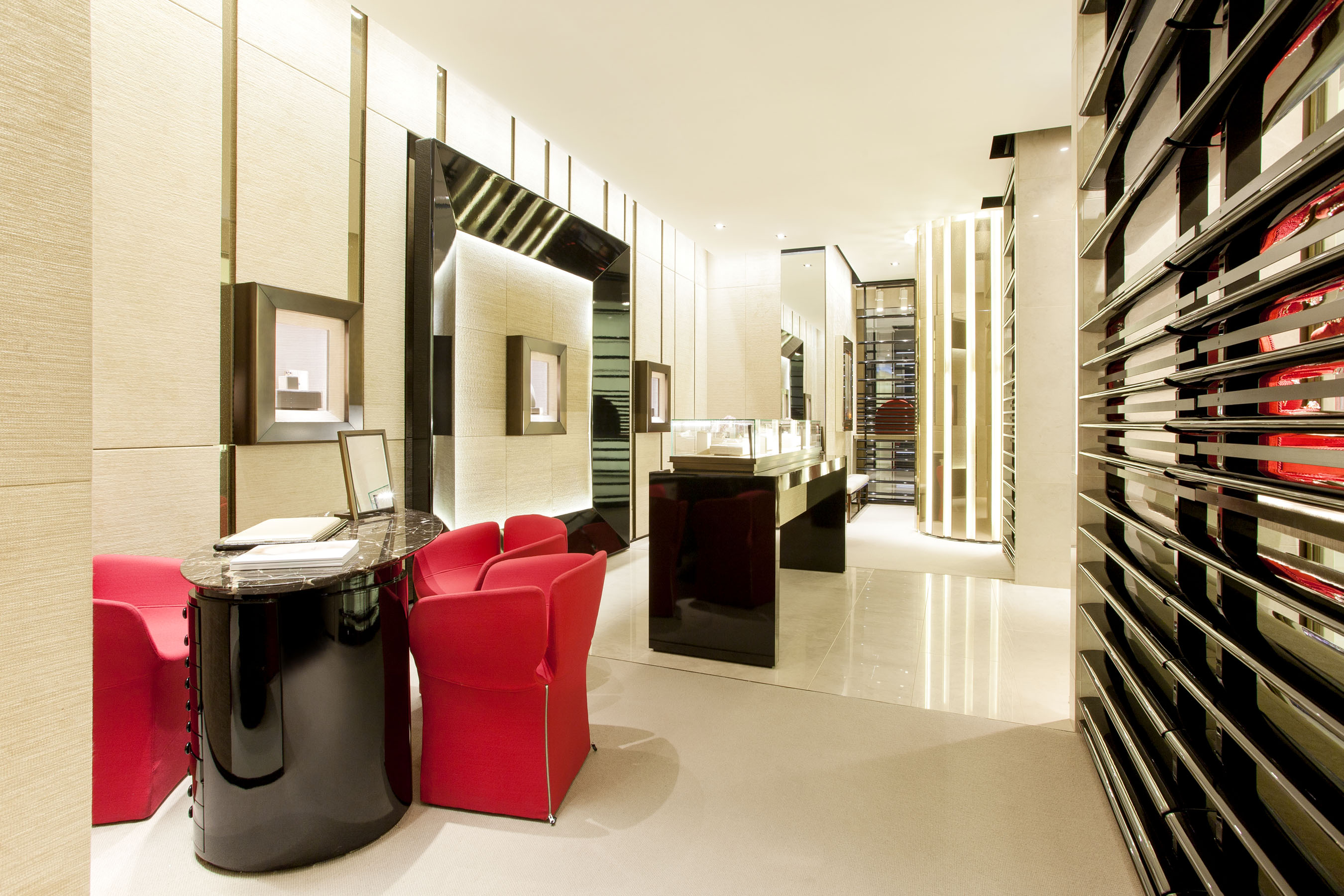 Italian Fine-jewellery House POMELLATO opens its latest boutique in Hong Kong ifc mall