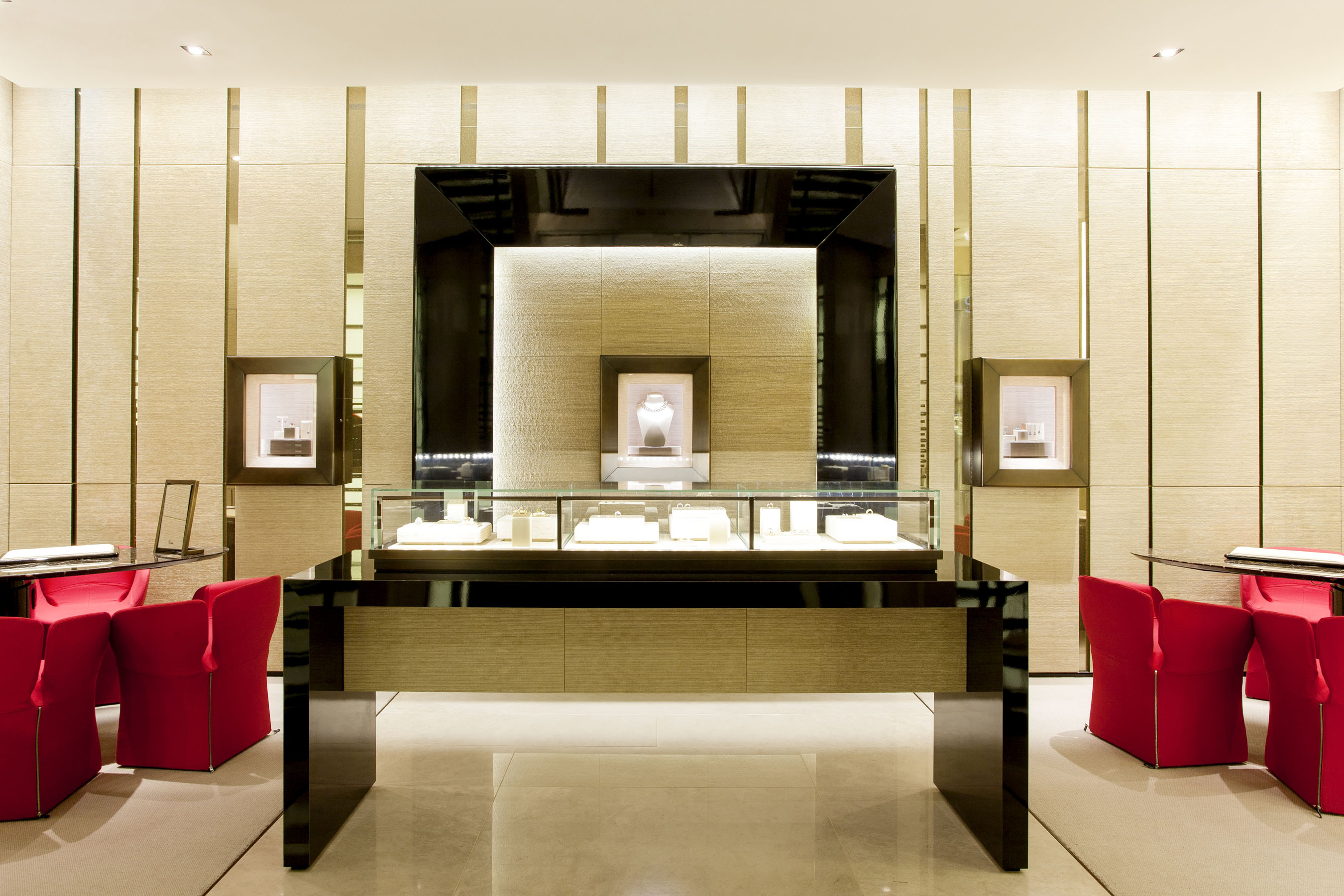 Italian Fine-jewellery House POMELLATO opens its latest boutique in Hong Kong ifc mall