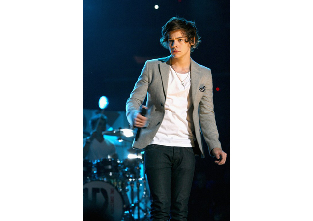 Harry added a well-cut blazer for his 2012 Z100 Jingle Ball performance.